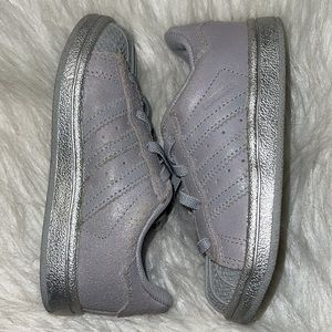 Adidas sneakers.  B/0371